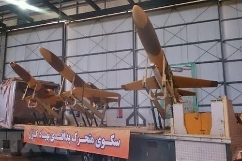 Iran ra mắt tên lửa đạn đạo và tên lửa tầm thấp tự chế tạo