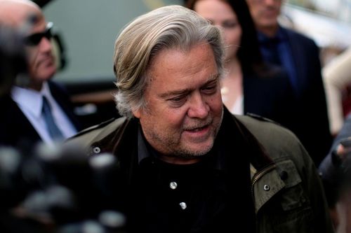 Cựu cố vấn của Tổng thống Donald Trump bị bắt giữ vì cáo buộc gian lận