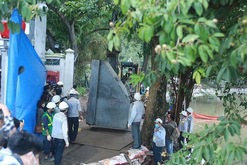 Hà Nội hoàn thành 1.500m kè bê tông cốt sợi quanh Hồ Gươm
