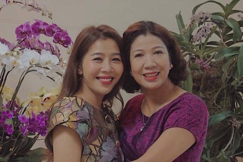 MC Diệp Chi đau buồn chia sẻ mất mát khi mẹ ruột qua đời