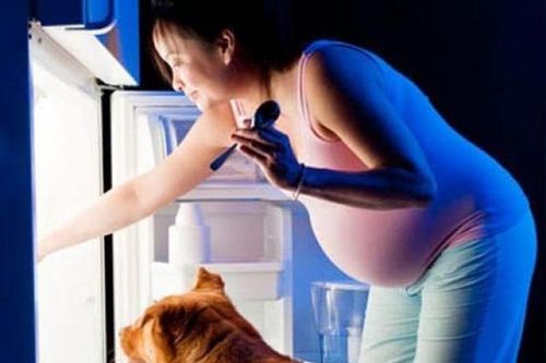 Mẹ bầu làm ít 3 việc này vào ban đêm, em bé trong bụng 'thầm cảm ơn'