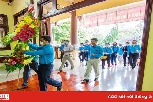 Liên đoàn Lao động TP. Long Xuyên: Trao học bổng Tôn Đức Thắng, quà 'Tiếp bước đến trường' cho học sinh nghèo, đối tượng hưởng chính sách bảo trợ xã hội