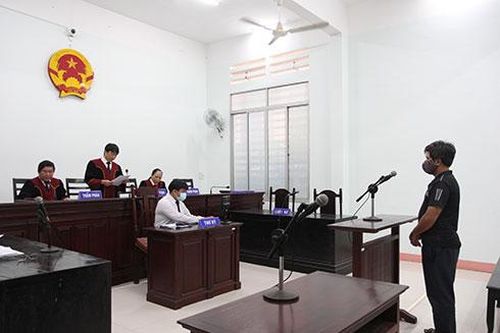 Không giảm tốc độ đúng quy định, gây tai nạn