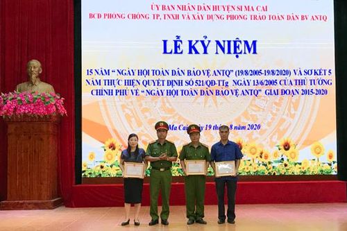 Si Ma Cai kỷ niệm 15 năm Ngày hội toàn dân bảo vệ an ninh Tổ quốc