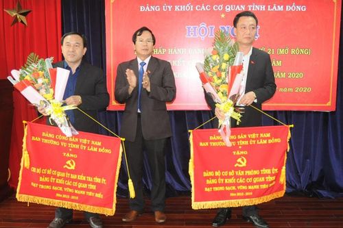 Nâng cao chất lượng sinh hoạt chi bộ