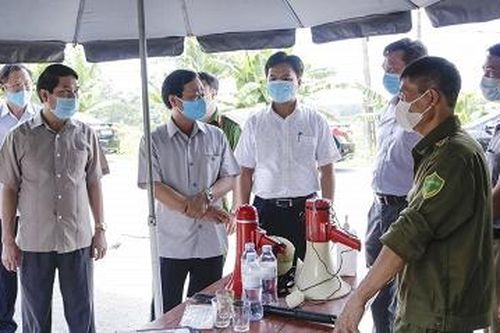Chủ tịch UBND tỉnh kiểm tra công tác phòng dịch Covid-19 tại huyện Thanh Ba