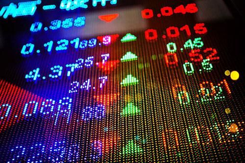 Chứng khoán thế giới quay đầu đi xuống, VN-Index giảm 0,35%