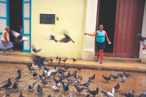 Sách ảnh về cuộc sống đời thường ở Cuba