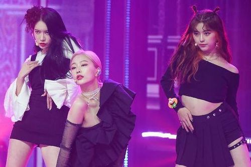 Hai nhóm nữ Kpop tuyên bố giải tán