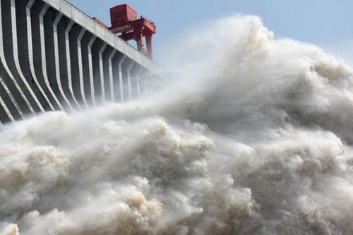Đập Tam Hiệp gánh lưu lượng nước lũ cao nhất gần 20 năm, phải mở 11 cửa xả