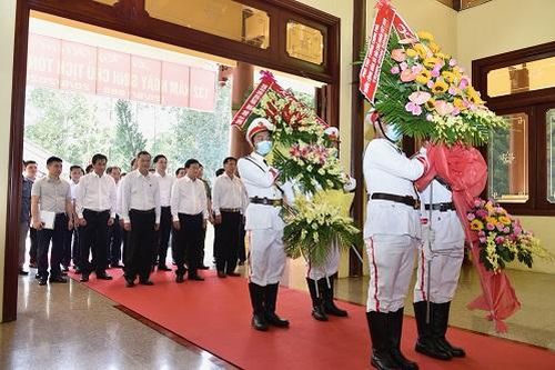 Lễ dâng hương tưởng niệm 132 năm Ngày sinh Chủ tịch Tôn Đức Thắng