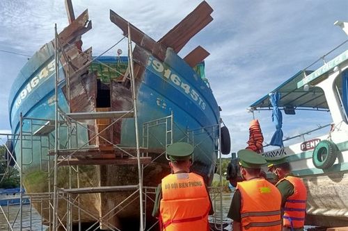Tìm ra tàu cá đâm đổ trụ điện trên vùng biển Kiên Giang