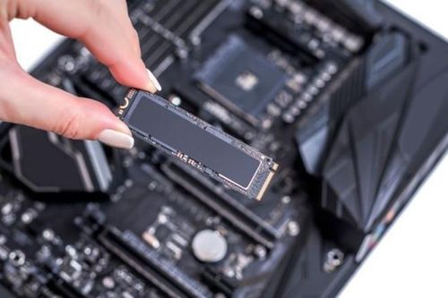 SSD và RAM hạ giá vì đang được đẩy mạnh sản xuất