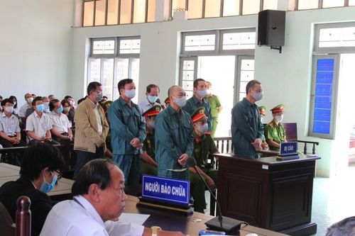 Nguyên Chủ tịch TP Phan Thiết lĩnh 24 tháng tù treo
