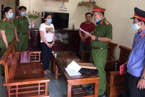 'Nữ quái' làm giả giấy tờ để lừa đảo, chiếm đoạt tiền tỷ