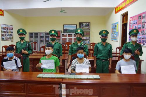 4 người nước ngoài vượt rừng trái phép đưa heroin vào Việt Nam