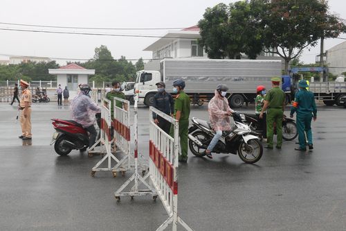 730 công dân Quảng Ngãi 'mắc kẹt'ở tâm dịch Đà Nẵng sẽ được về quê