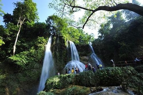 Về Mộc Châu chiêm ngưỡng thác Dải Yếm
