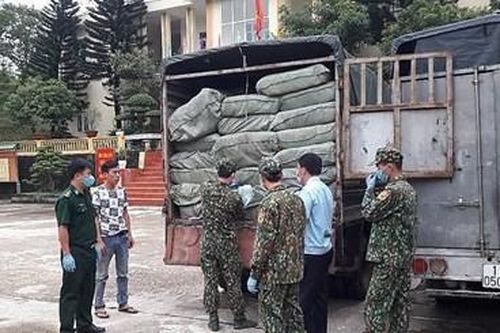 Phát hiện vụ vận chuyển gần 700.000 chiếc khẩu trang y tế nhập lậu tại Cao Bằng