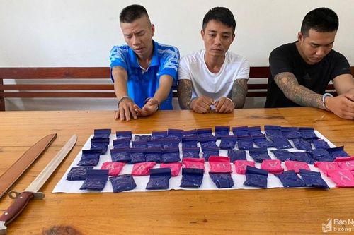 Rượt đuổi trong rừng đêm, tóm gọn nhóm đối tượng dùng xe sang vận chuyển ma túy
