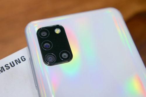 Samsung Galaxy A31 với 4 camera sau, pin 5.000 mAh, RAM 6 GB giảm giá 1,8 triệu đồng