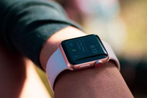 Smartwatch của Táo khuyết chiếm nửa doanh thu thị trường toàn cầu