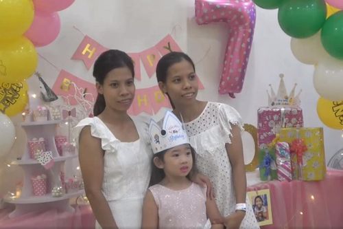 Con gái Mai Phương, bé Lavie được tặng quà sinh nhật đúng lời hứa của mẹ trước khi ra đi