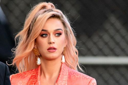 Mẹ bầu Katy Perry 'xấu hổ' khi lần đầu tiên trong đời phải dùng thuốc điều trị trầm cảm