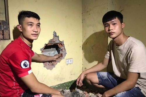 Công an đề xuất khen thưởng 5 người giải cứu bé trai sơ sinh 2,2kg bị mẹ bỏ rơi trong khe tường