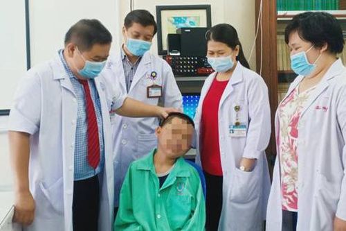 Lần đầu phẫu thuật ca u xơ vòm mũi họng khổng lồ hiếm gặp