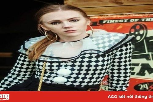Áo len chú hề cổ điển quay lại trong năm 2020