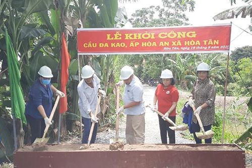Khởi công xây dựng 2 cầu nông thôn