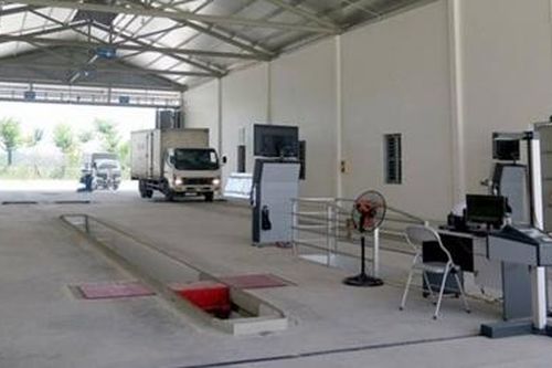 Đình chỉ một trung tâm đăng kiểm do chậm nộp lại phí sử dụng đường bộ