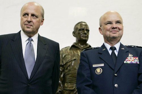 Hơn 70 cựu quan chức đảng Cộng hòa quay lưng với Trump, kêu gọi bầu cho Biden