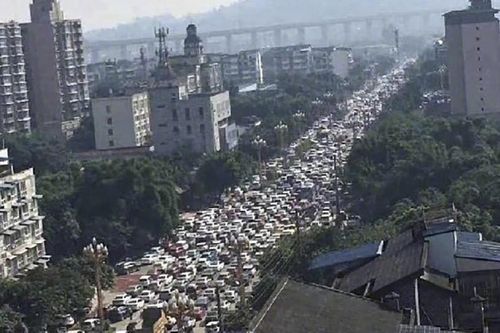 Dân chúng Tứ Xuyên hoảng loạn vì 'làn sương mù lạ'