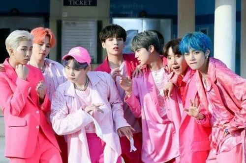 'Dynamite' còn đang nóng hổi, 'Boy With Luv' của BTS đã lập kỷ lục mới