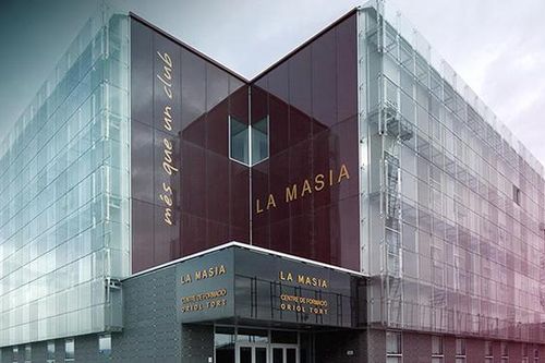 Barcelona: Cái chết của lò đào tạo La Masia