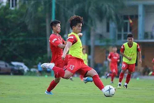 U22 Việt Nam vẫn 'nội bất xuất, ngoại bất nhập' trong ngày nghỉ