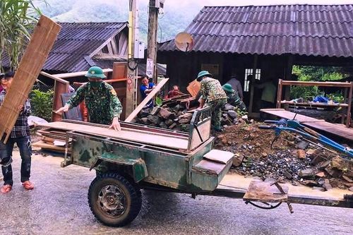 Các hộ vùng sạt lở chuyển đến khu tái định cư