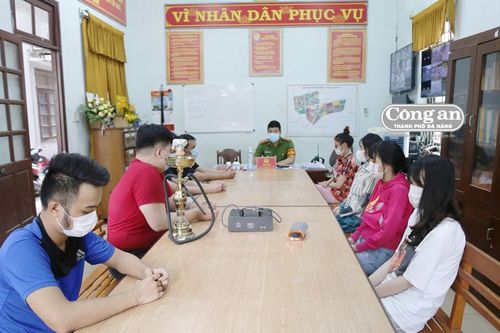 Chưa tàn... đã toang!
