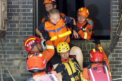 Lượng nước đổ cao chưa từng thấy, đập Tam Hiệp xả lũ