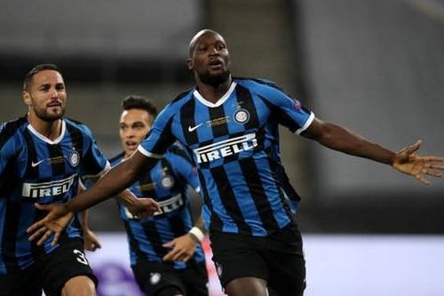 Tiền đạo Lukaku cân bằng kỷ lục của Ronaldo trong trận đấu với Sevilla