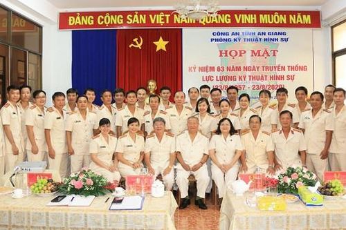 Cảnh sát kỹ thuật hình sự An Giang họp mặt kỷ niệm 63 năm ngày truyền thống