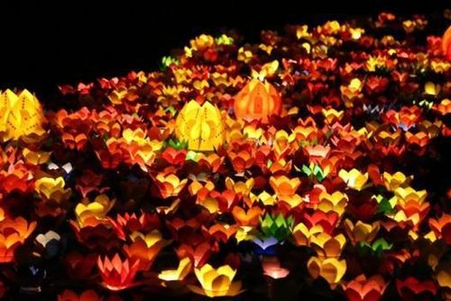 Nên làm những gì để cầu bình an, tích lộc trong tháng cô hồn