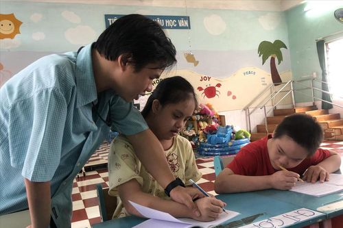 Những thiên thần bị bỏ rơi: Ước mơ đoàn tụ gia đình