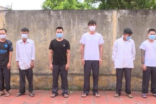 Bắt nhóm đối tượng mang súng đi giải quyết mâu thuẫn lúc rạng sáng