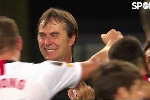 HLV Lopetegui bật khóc khi Sevilla vô địch Europa League