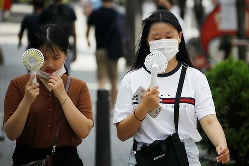 Bùng nổ số ca nhiễm mới Covid-19, Hàn Quốc tái giãn cách xã hội