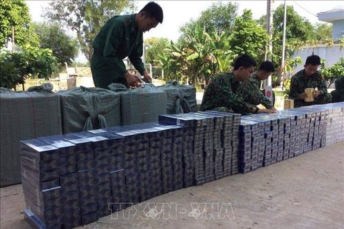Tây Ninh bắt giữ vụ vận chuyển 7.500 bao thuốc lá ngoại nhập lậu