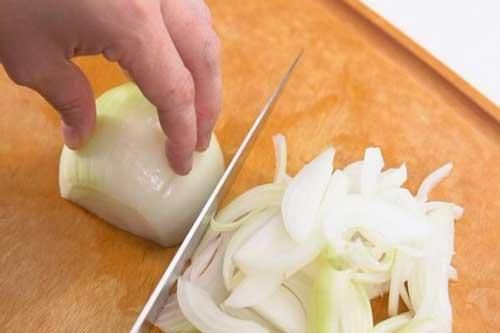 Sai lầm khi ăn hành tây khiến mất sạch dinh dưỡng, dễ gây hại sức khỏe